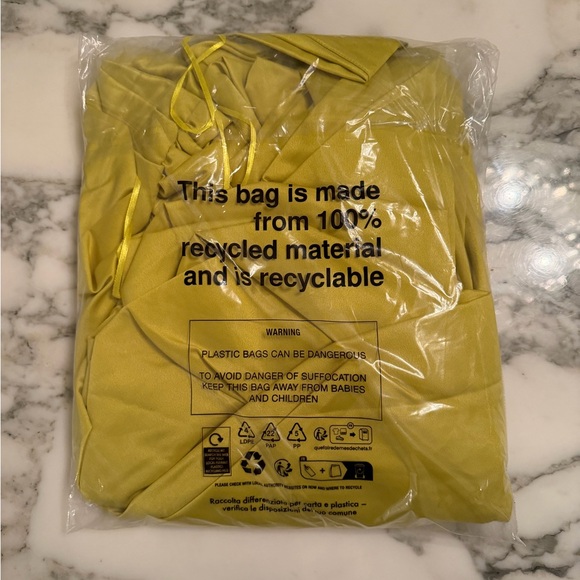 NWT PrettyLittleThing Chartreuse CONSTRUCTED SATIN RUCHED DRAPED SKIRT Sz 20 - Picture 5 of 8